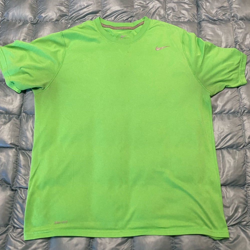 EUC Mens Nike Green Stretch Shirt Sz XL Retail $39